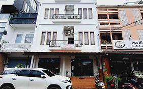 Sinakhone Vientiane Hotel